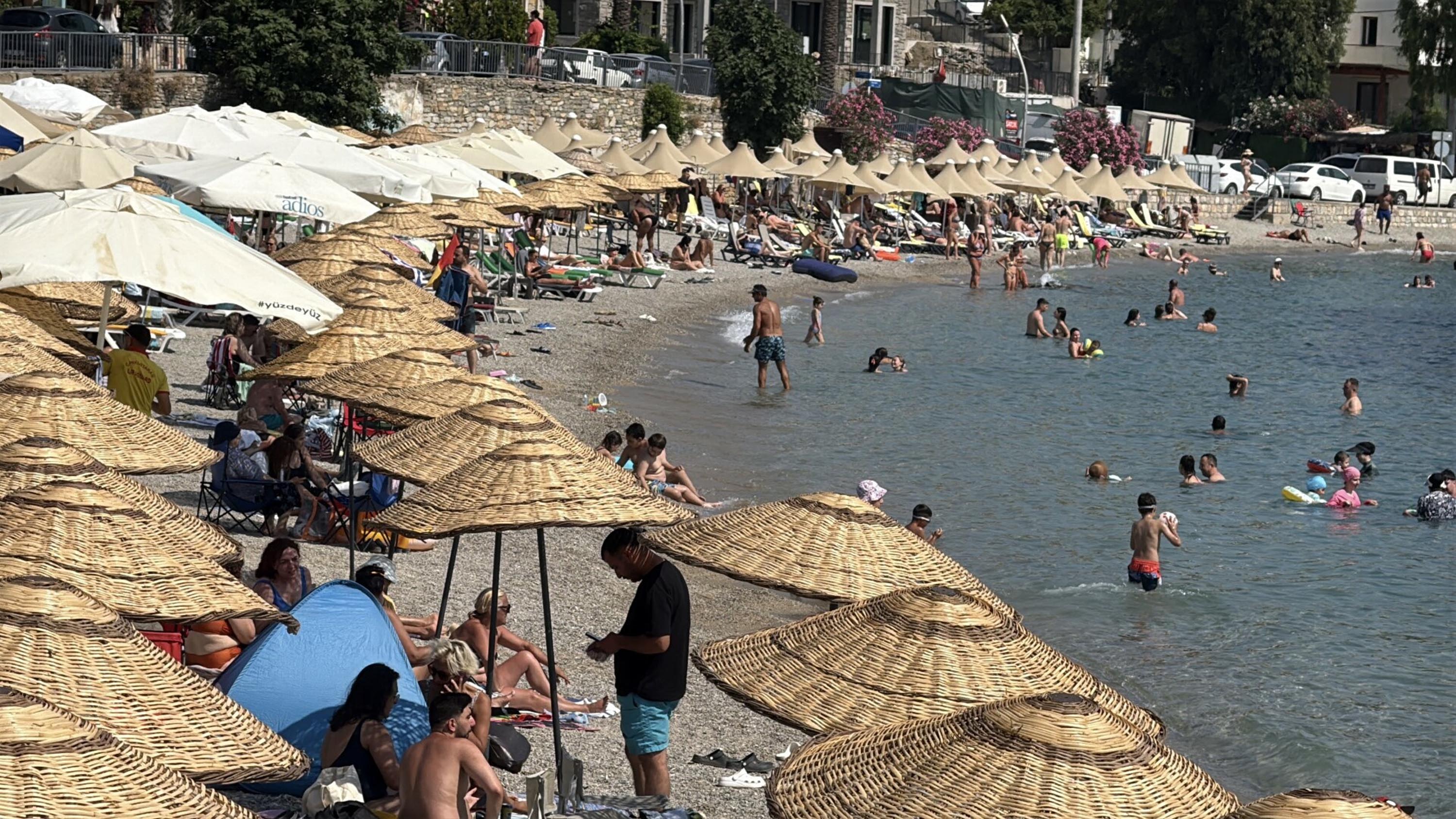 Bodrum'da plajlar doldu taştı!