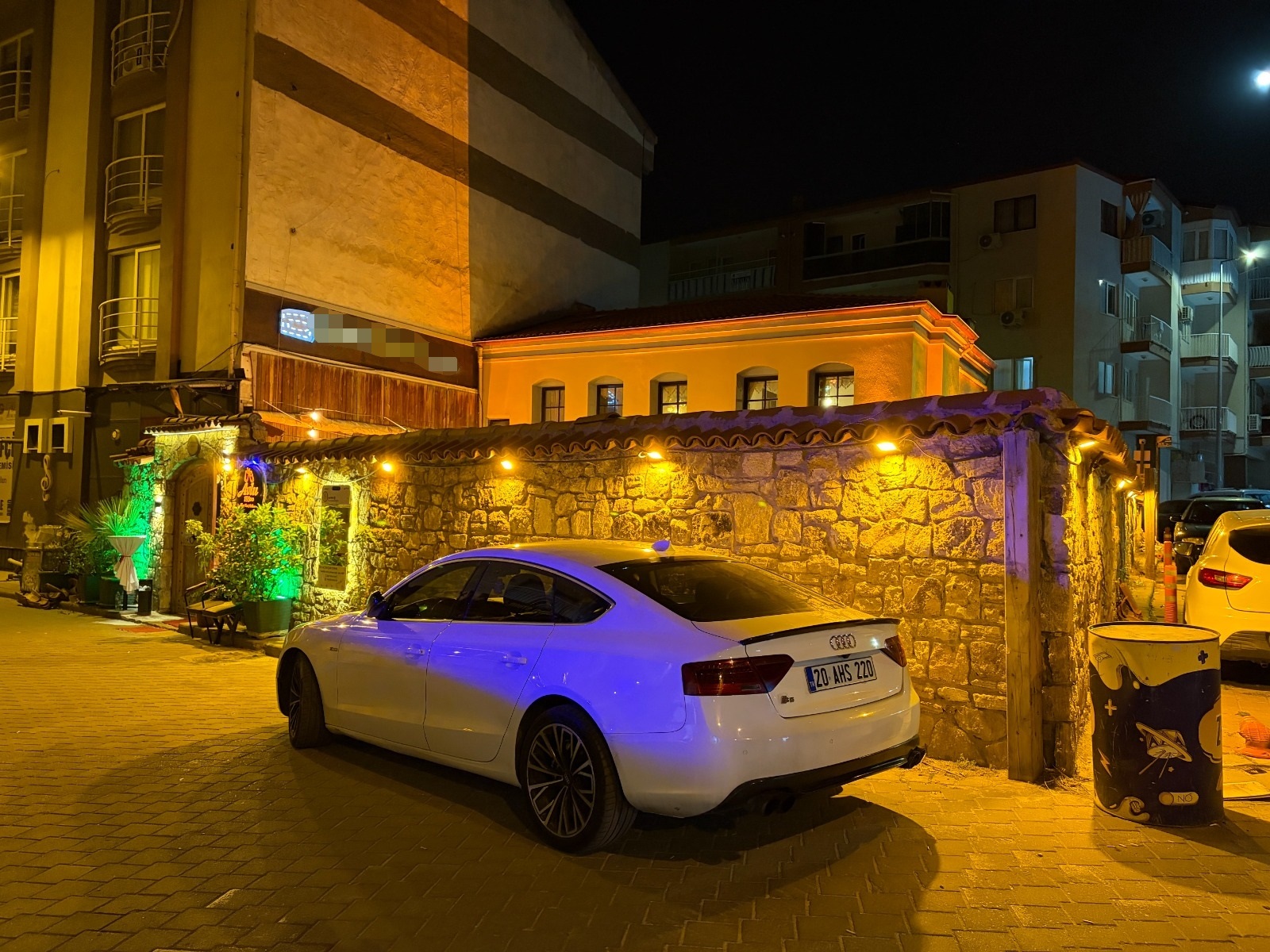 Pamukkale'deki restorana kurşun yağdırıp kaçtılar: 5 yaralı!