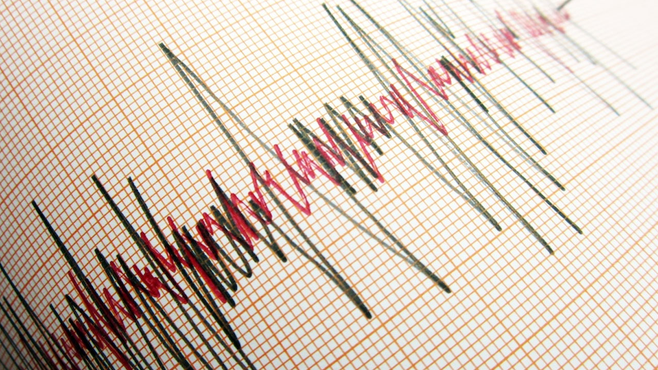Gece saatlerinde sallandı: Gaziantep'te korkutan deprem