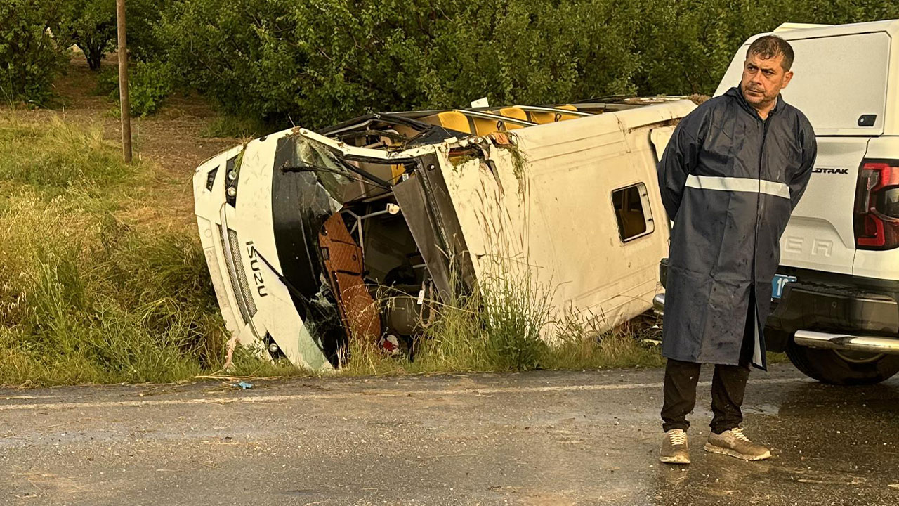 Isparta'da tur otobüsü devrildi: 4 ölü, 5'i ağır 26 yaralı