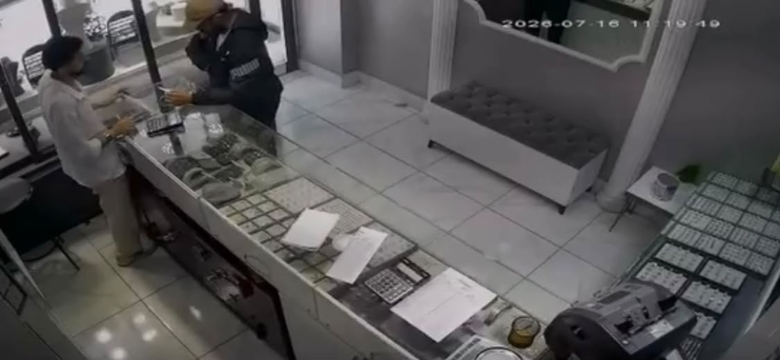 İnternetten soygun nasıl yapılırı araştırıp kuyumcuyu soymuş!