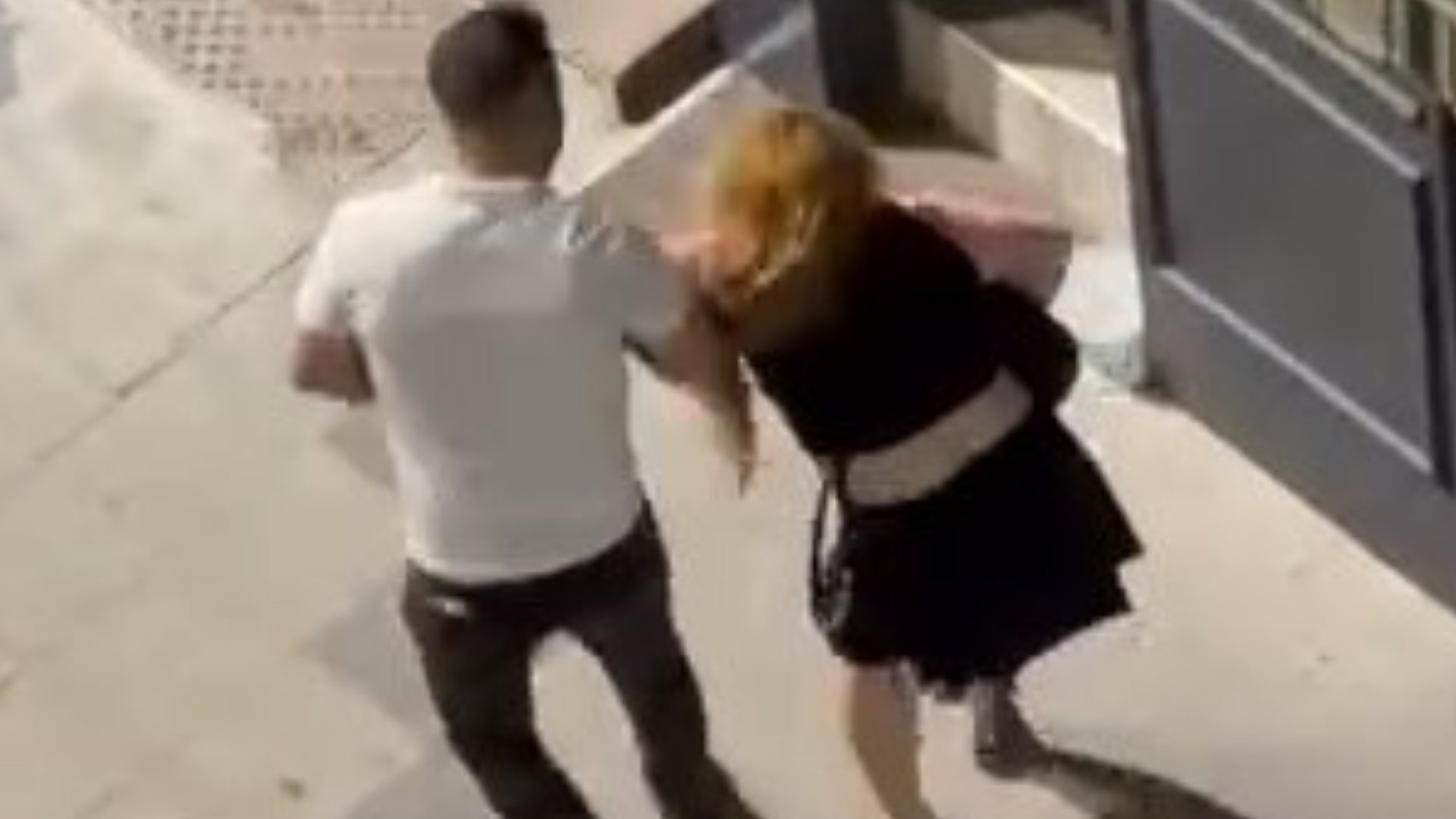 Eski eşini yaka paça zorla götürmeye çalışan şüpheli serbest!
