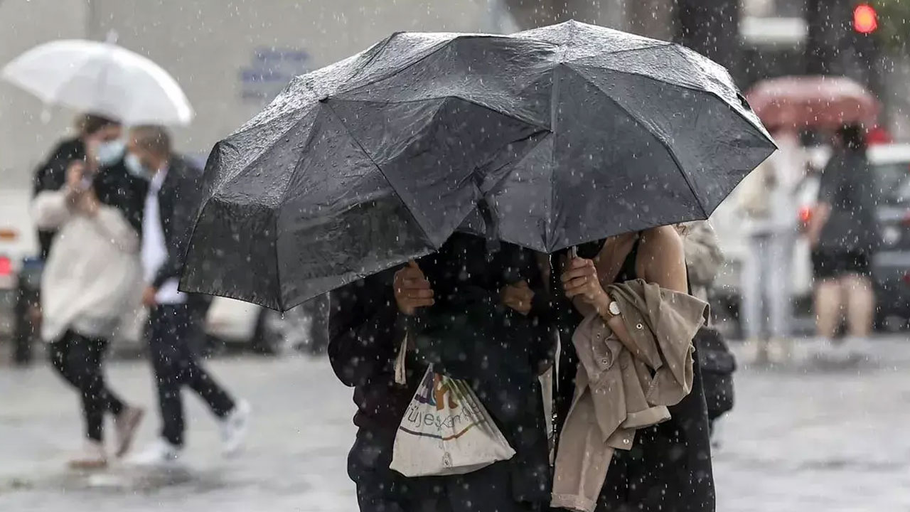İstanbul'da sel ve dolu alarmı! Saat verildi!